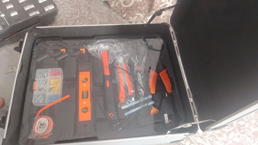 Чемодан набор ключеи