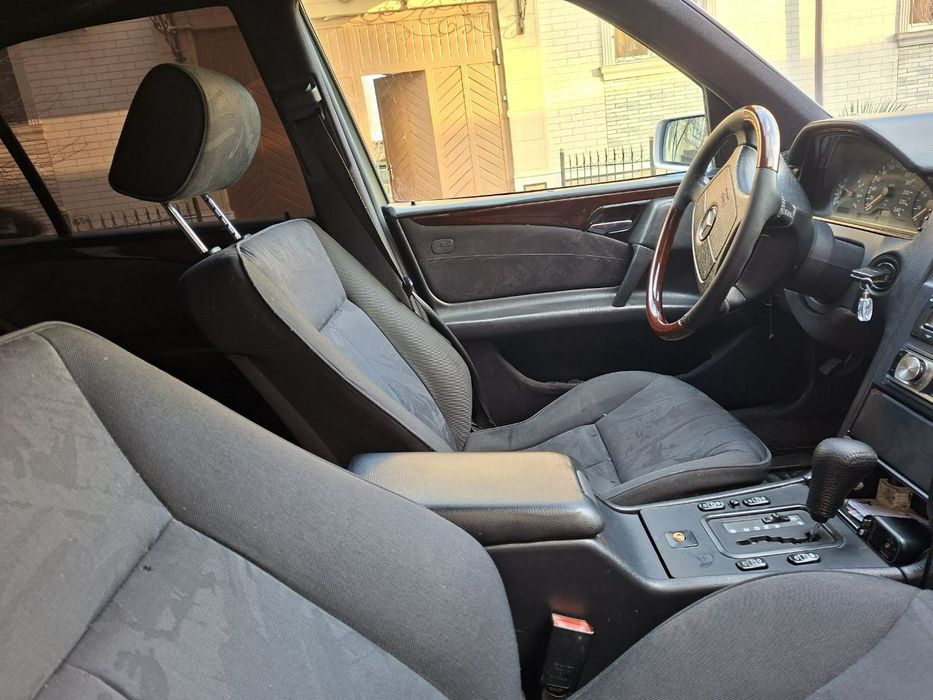 Mersedes bens  W 210 srochno