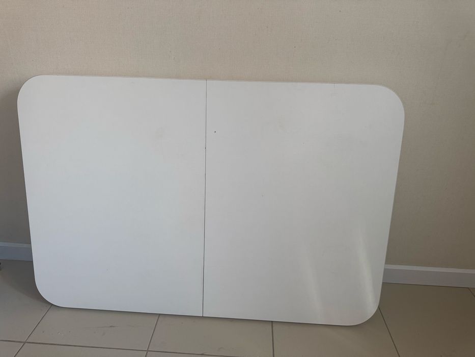 Продам кухонный стол с 4 стульями, б/у