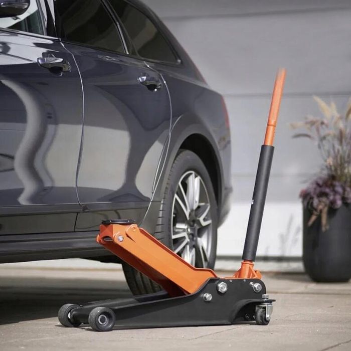 Cric hidraulic tip crocodil 4 tone, cu roti, 95-552 mm, 2 cilindrii,