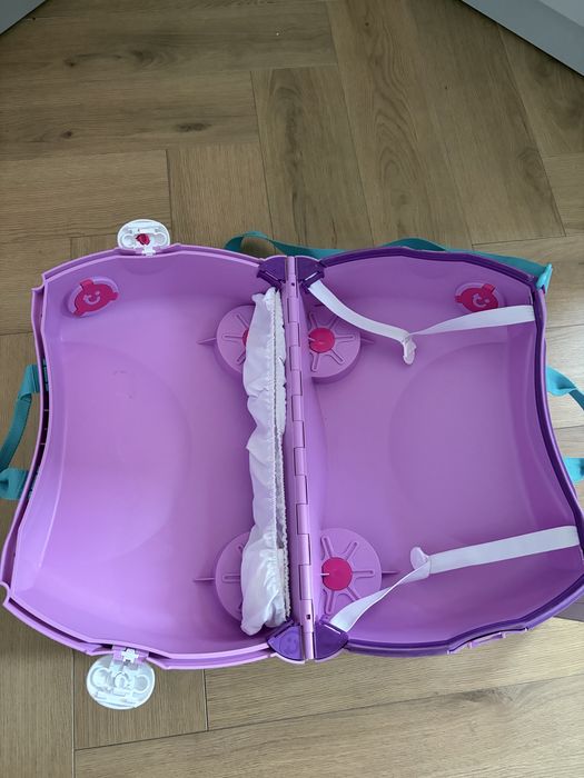 Trunki куфар лилав