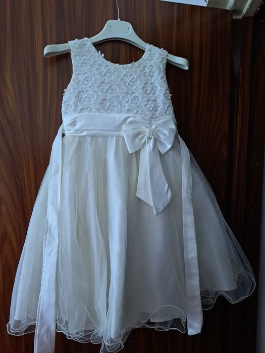 Rochie de petrecere pt fetiță de 8 anișori !