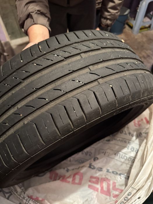 Vand 2 anvelope vara