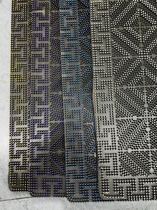 Корврик на шипах против сколжения в рулоне