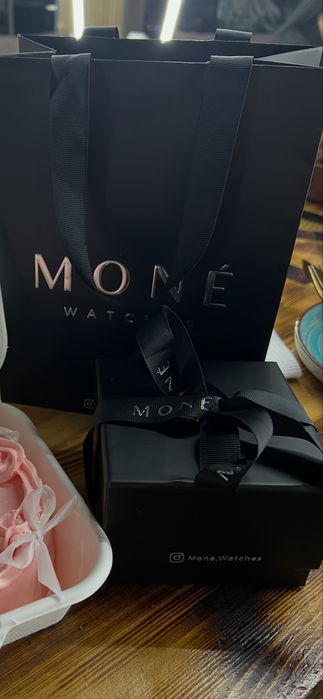 часы женские Mone