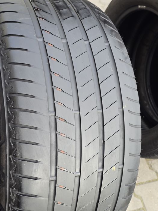 305 40 20 Bridgestone
