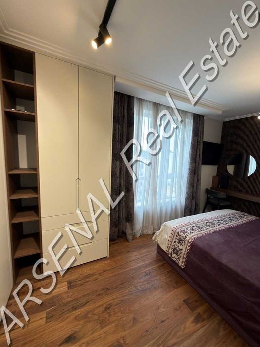 Дава се под наем Тристаен апартамент в София, Хладилника - 100 кв.м за 1500 € - Снимка #3