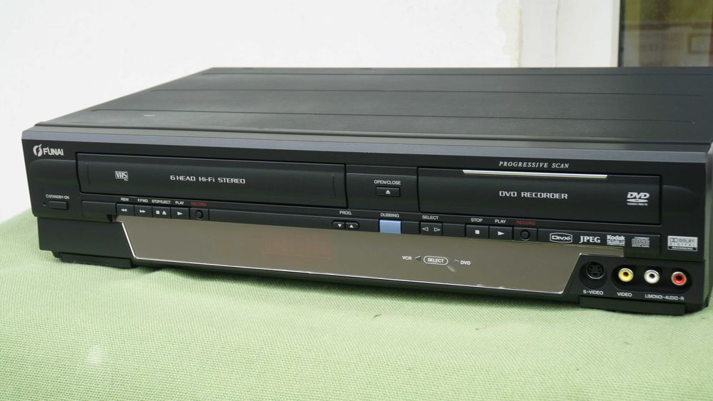 DVD recorder combo VHS marca FUNAI model W4A-A1480 stereo Hi-Fi