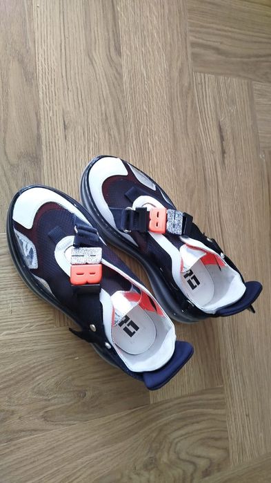 Женская новая обувь