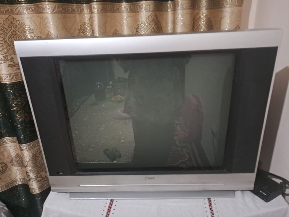 Ploski ekran 43 talik. LG televizor sotiladi.