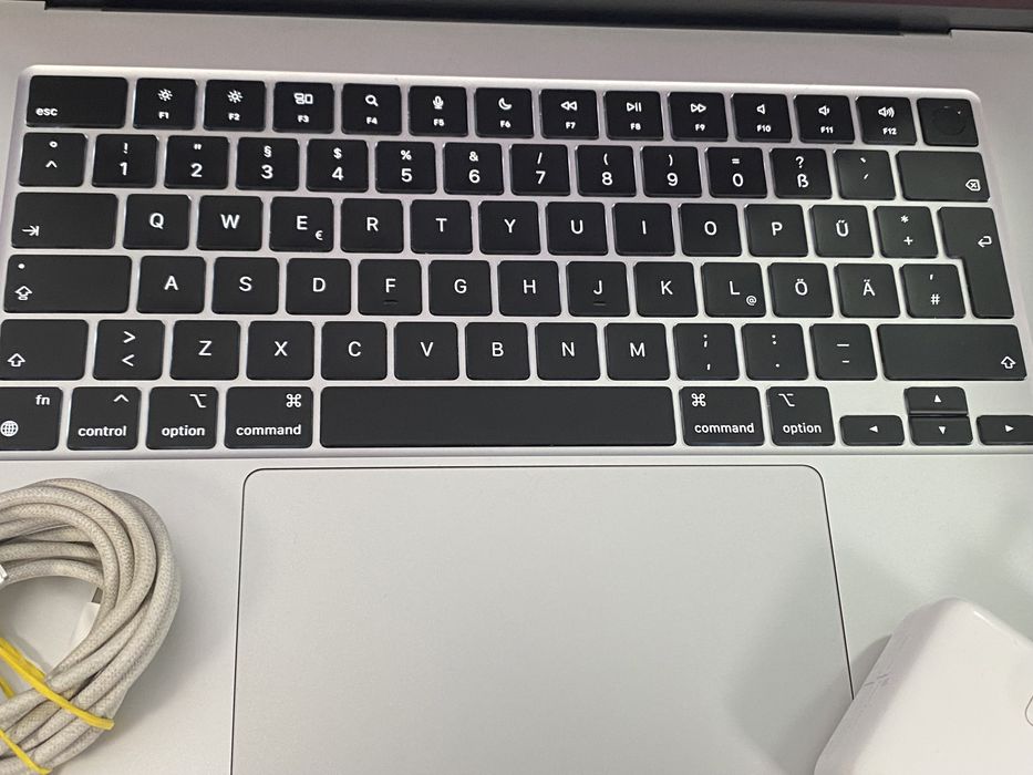 MacBook Air 15-inch/ M3 / 16 Gb RAM / 512 Gb / Silver / Ca nou