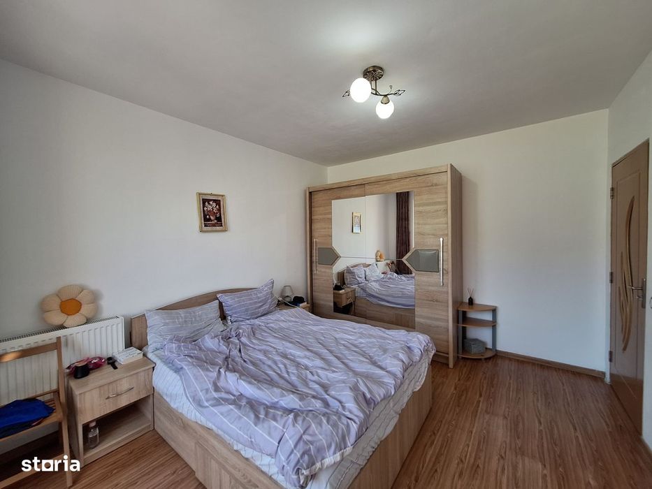 Apartament cu 2 camere, decomandat, 2 balcoane, zona Porii
