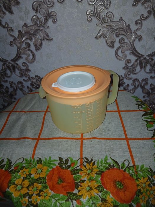 Tupperware-Емкость для смешивания(2л.)