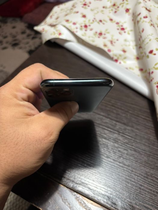 Iphone 11 pro  сатылады