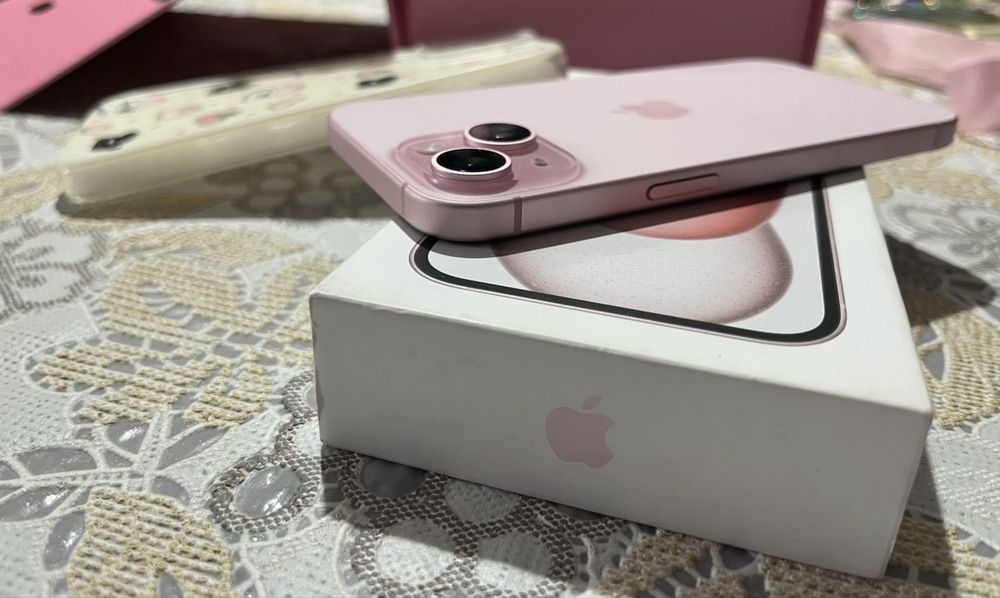 Apple iphone 15 pink ,128 gb , Продавам/Бартер