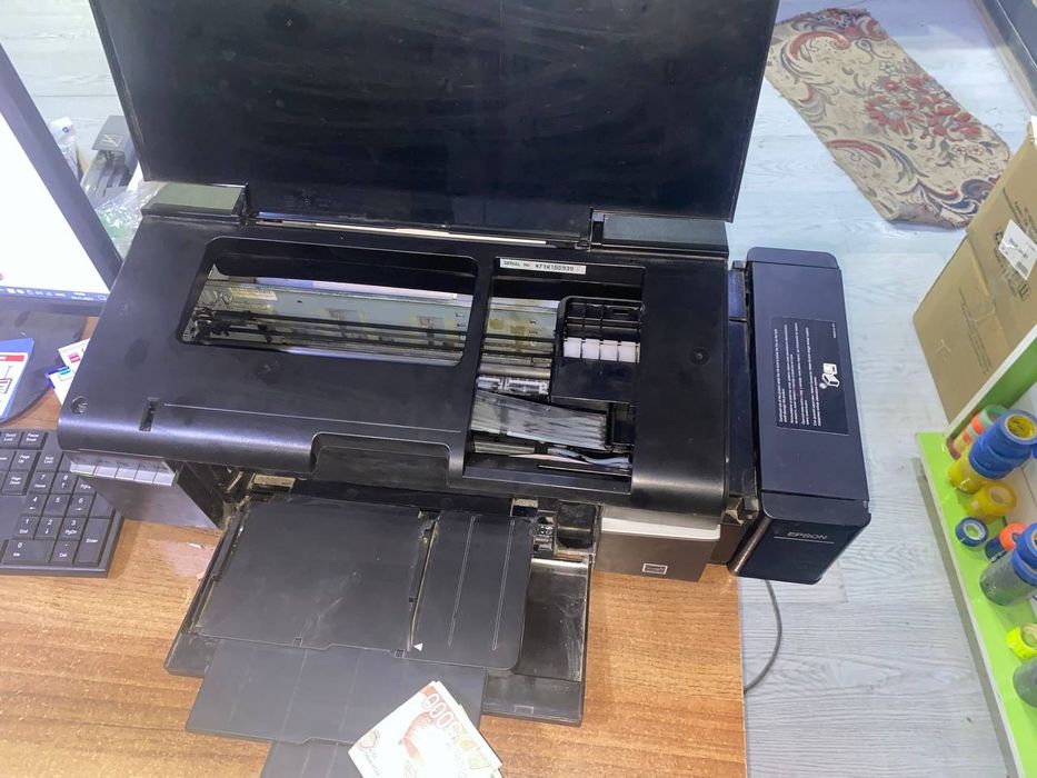 EpsonL805 printir  toʻliq ishlaydi