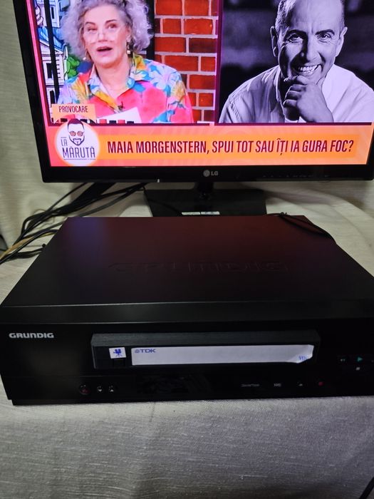 Vând videorecorder Grundig GV9000 SV