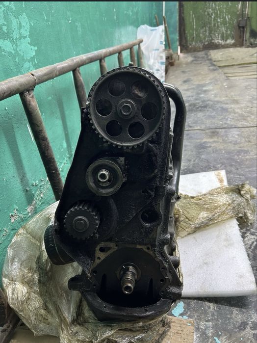 Продам двигатель 8 кл без навесного