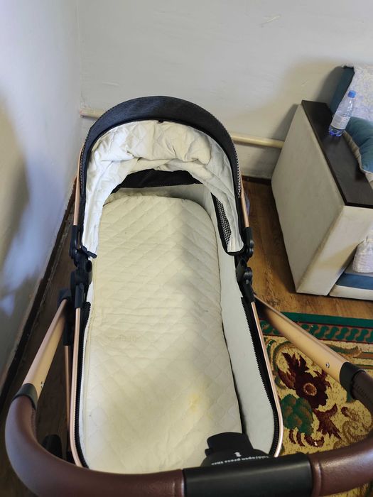 Продам коляску 3 в 1