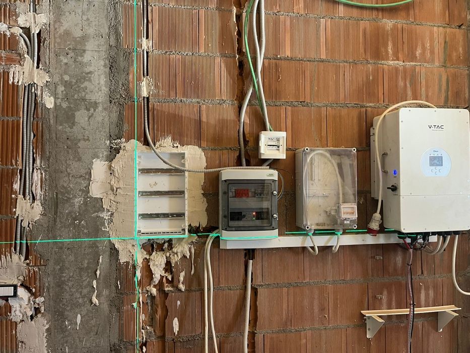 Electrician cu o vasta experiență