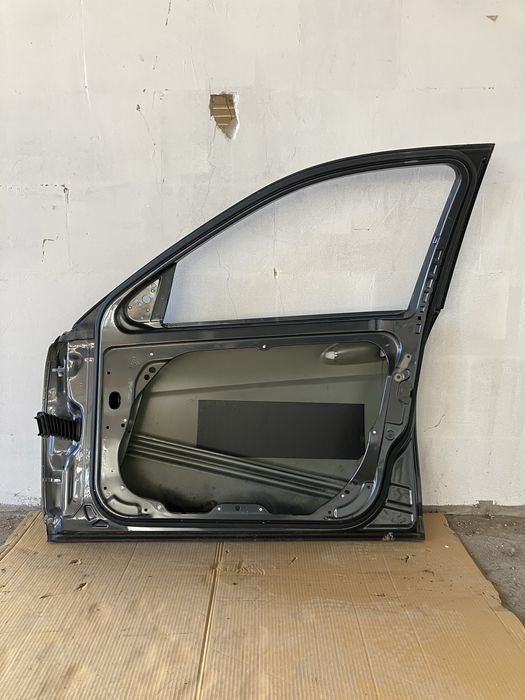 Предна дясна врата да Mercedes C W204 Мерцедес Ц В204 Facelift 11-14г