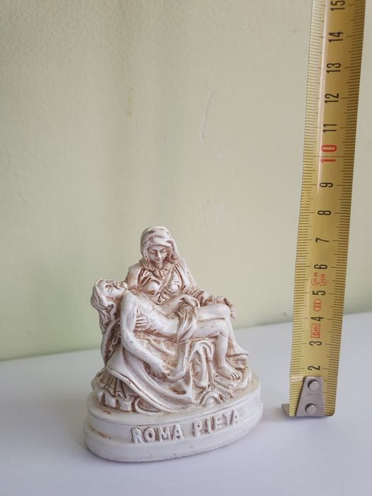 Miniatura italiana Pieta de Michelangelo ca noua