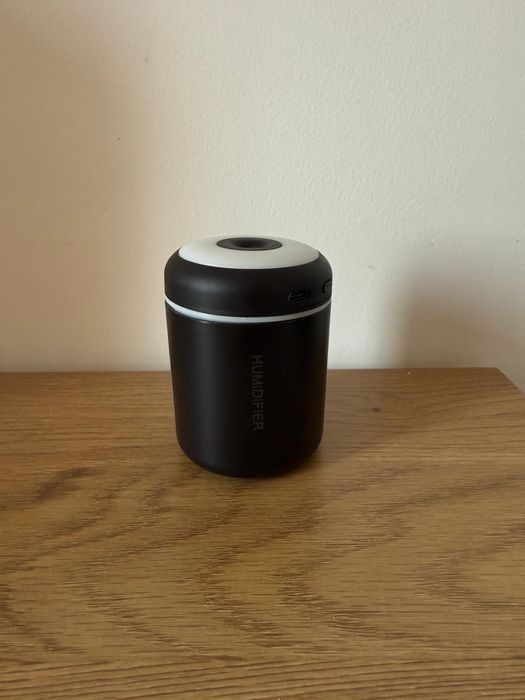 Difuzor și umidificator de aromaterapie