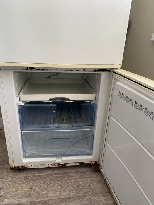 Срочно продам холодильник