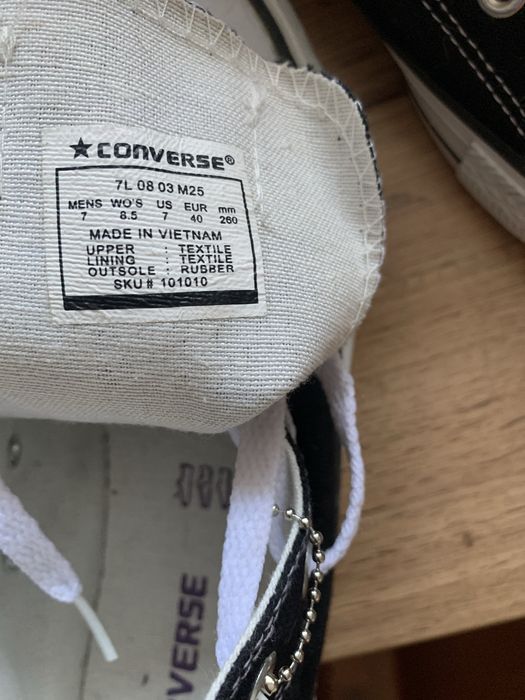 Продам кеды Конверсы новые