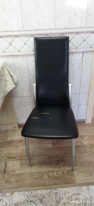 Продам хорошие стулья