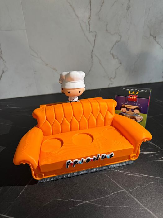 Canapea Friends suport figurine McDonald’s