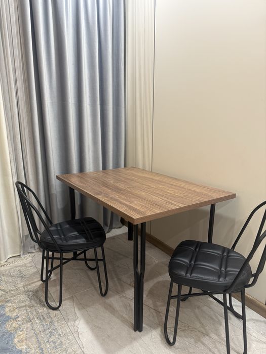 Стол стулья срочно продам