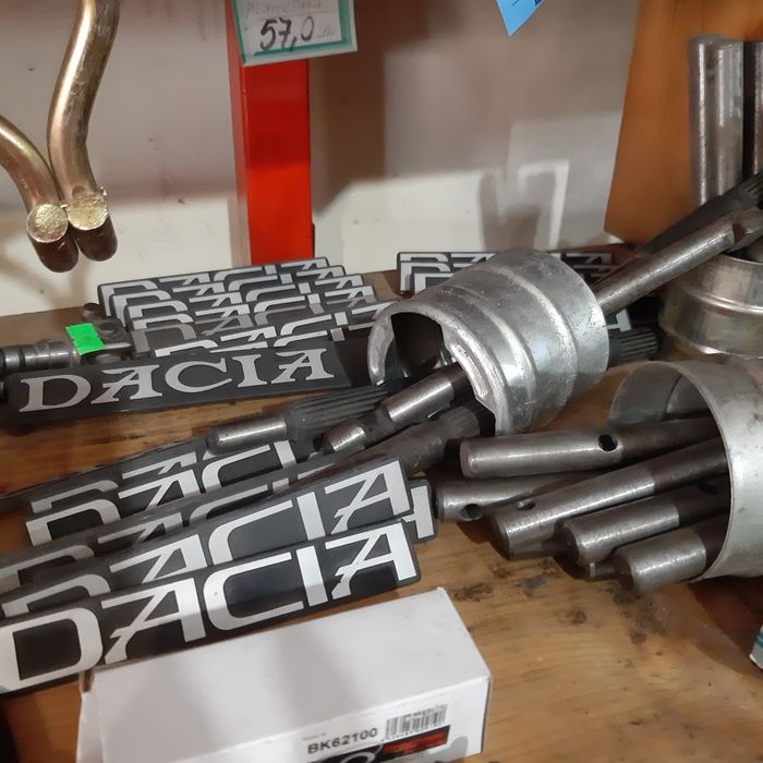 Vand piese De Colectie Noi Dacia1310.