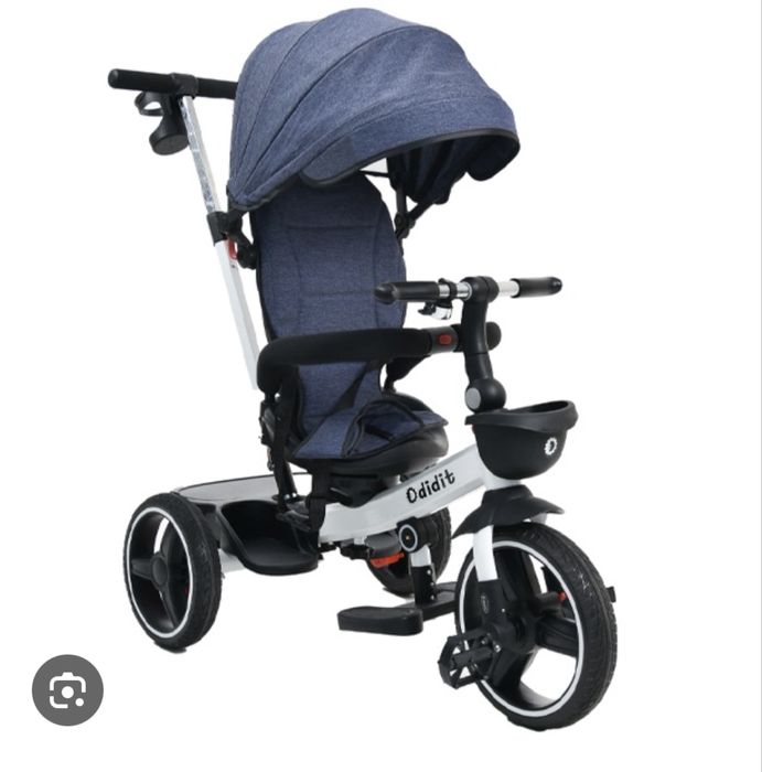 Детская кроватка, стульчик для кормления и два ведосипеда