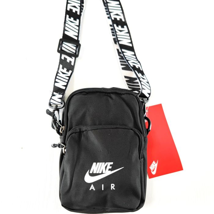 Чанта / Чантичка Найк (Nike)
