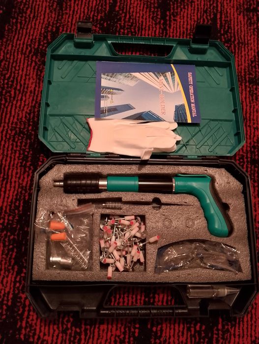 Продам монтажный пистолет .