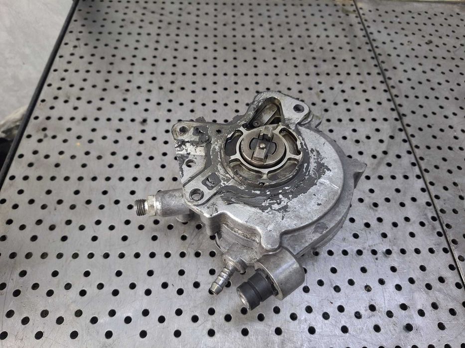 pompa vacuum 2.5 tdi bac vw touareg 7l  070145209f