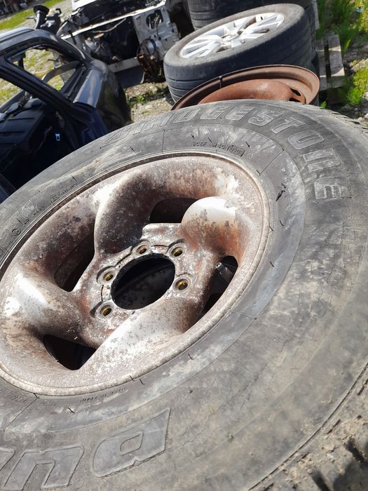 Jante hyundai galloper 15 cu tot cu cauciucuri  pajero nissan
