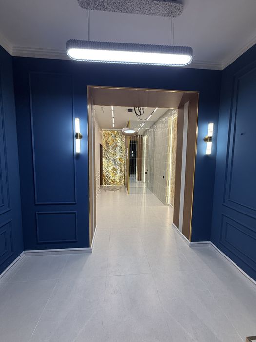 ПРОДАЕТСЯ коммерческое СВОЁ Ор р: метро Новза площадь 20м