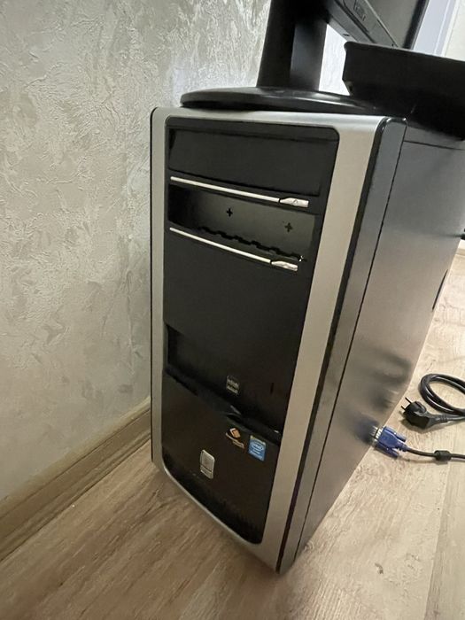 Компютър/Монитор/Клавиатура/камера