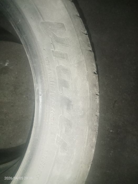 Продам 2 шт шины