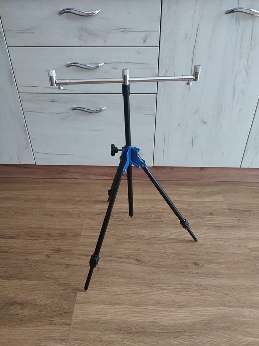 Stativ Formax tripod nou pescuit + buzzbar NGT nou cu 3 posturi