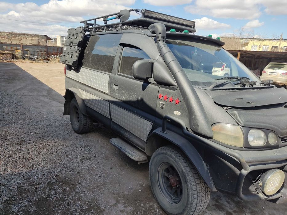 Митсубиси Делика