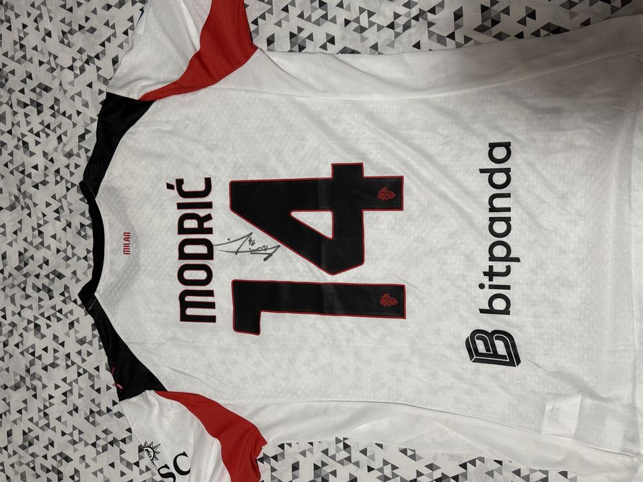 tricou AC MILAN semnat de Luka modric