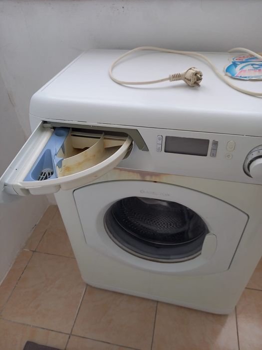 Стиральная машина Ariston