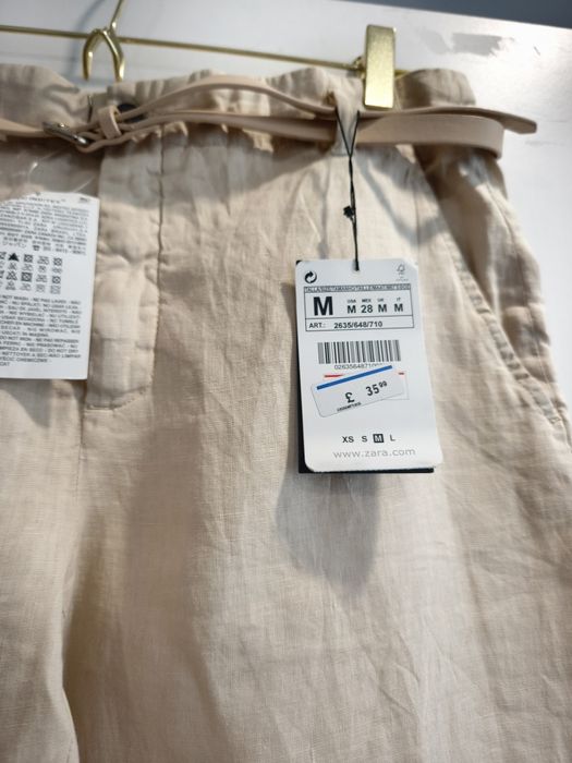 ZARA нов панталон 100% лен р-р С/М
Нов панталон 100% лен. Размер М по етикет,но е леко умален, може би за С/М. Отличен
24 евро