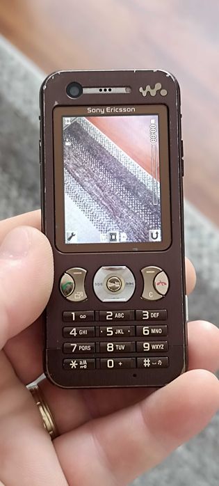 Se vinde Sony Ericsson W890i