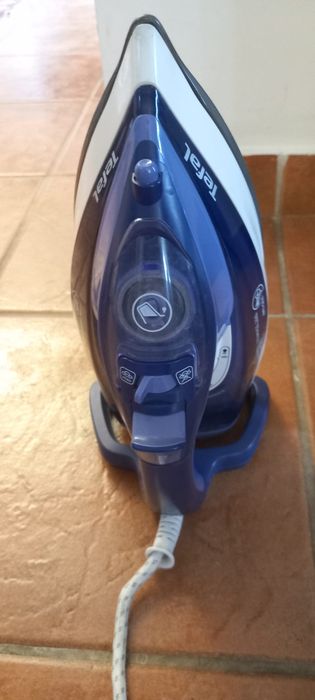 Vand fier de calcat Tefal