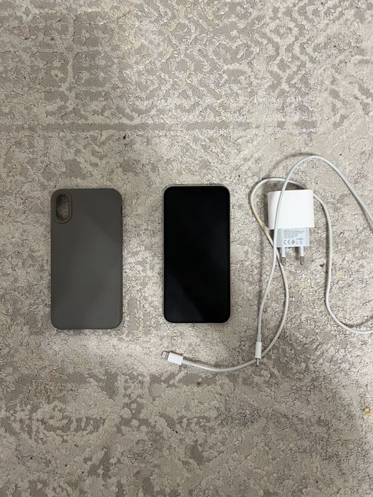 Продам iPhone X на 64GB