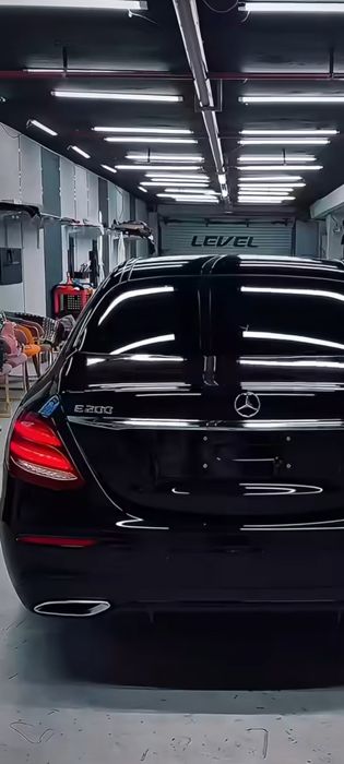 Mersedes benz 213 E 200